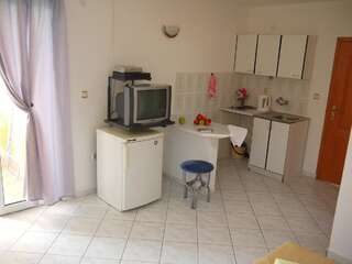 Апартаменты Apartments Villa Relax Петровац Номер-студио с балконом-3