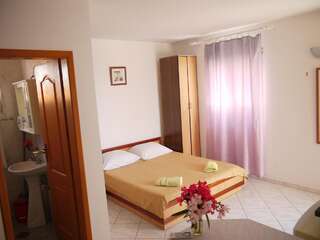 Апартаменты Apartments Villa Relax Петровац Номер-студио с балконом-1